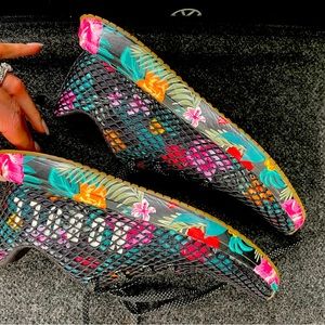 NoBull mesh running shoe womens size 9